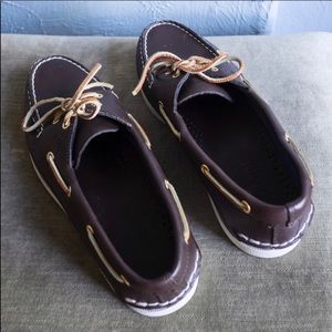 Leather sperrys!